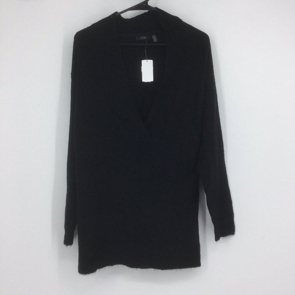 RDI | Sweaters | Rdi Black Sweater Size Small Deep Vneck Knit Cozy Side ...